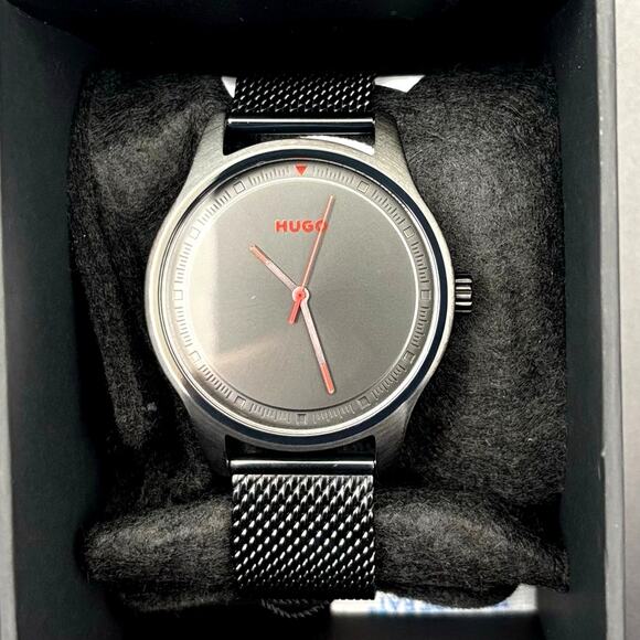HUGO Move 1530044 Men’s Black Minimalist Mesh Bracelet Watch – Red Accent Dial - Picture 6 of 17